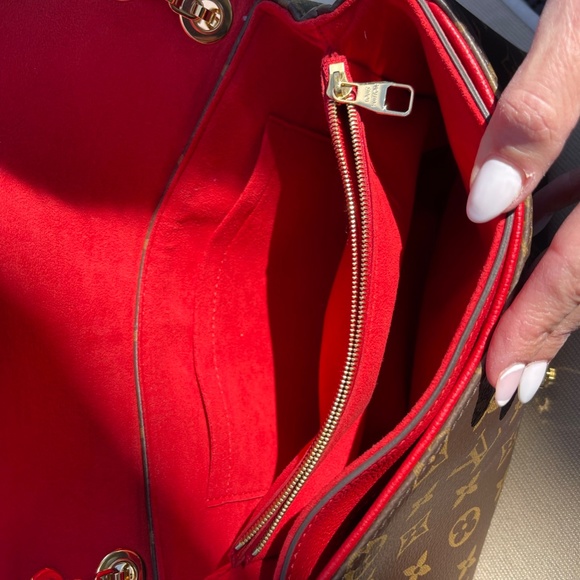 Louis Vuitton Pallas Chain Monogram - Picture 5 of 15